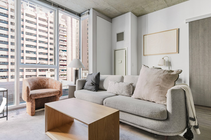 Linea, 215 West Lake St