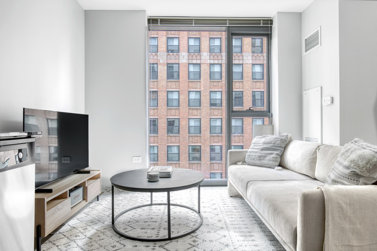 Lake & Wells Apartments, 210 N Wells St