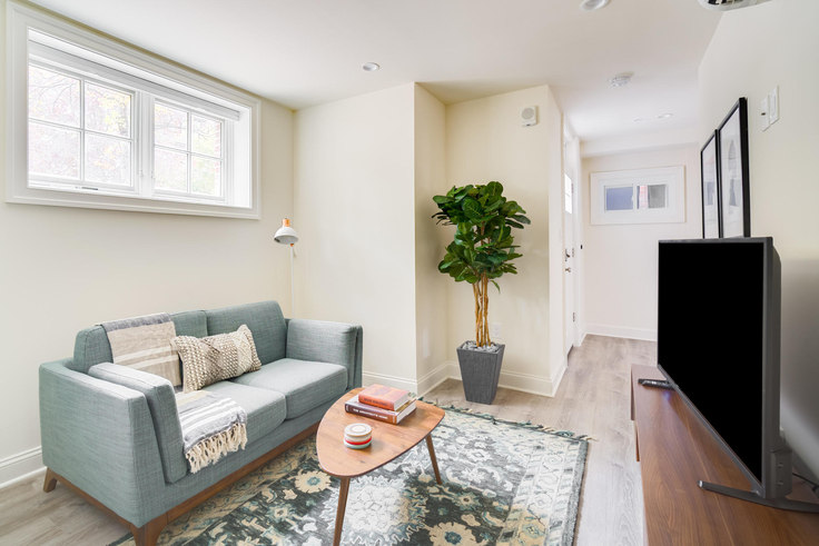 1701 21st St NW
