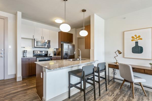 Esperanza at Keith Harrow 3406